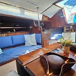 Botel Boat Puma 34