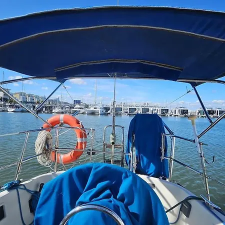 Boat Puma 34 Hotel na wodzie *