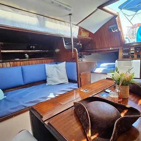 Botel Boat Puma 34