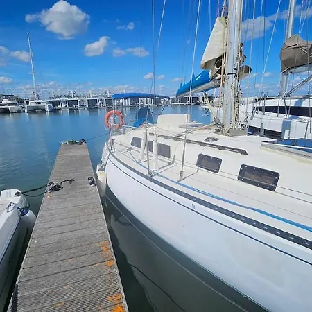 Boat Puma 34 Hotel na wodzie Lizbona