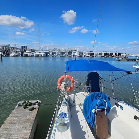 Boat Puma 34 Hotel na wodzie *