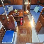 Botel Boat Puma 34 Lissabon