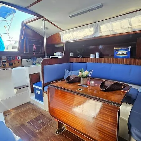 Boat Puma 34 Bådhotel Lisboa